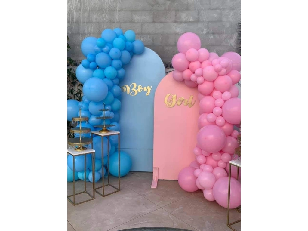 Украса от балони за посрещане на близнаци