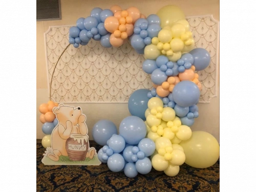 Украса от балони с Мечо Пух