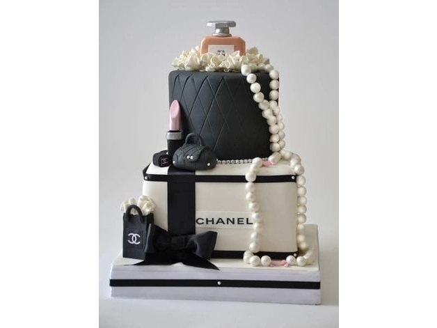 Торта Chanel за жена